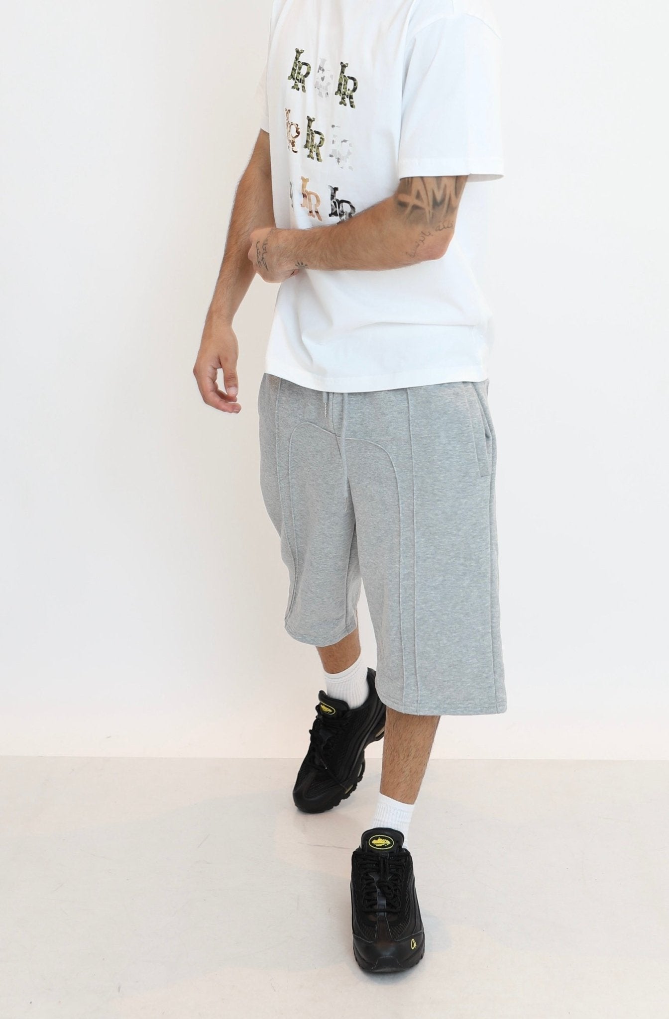 UrbanEase Shorts – Where Comfort Meets Confidence - E - moda