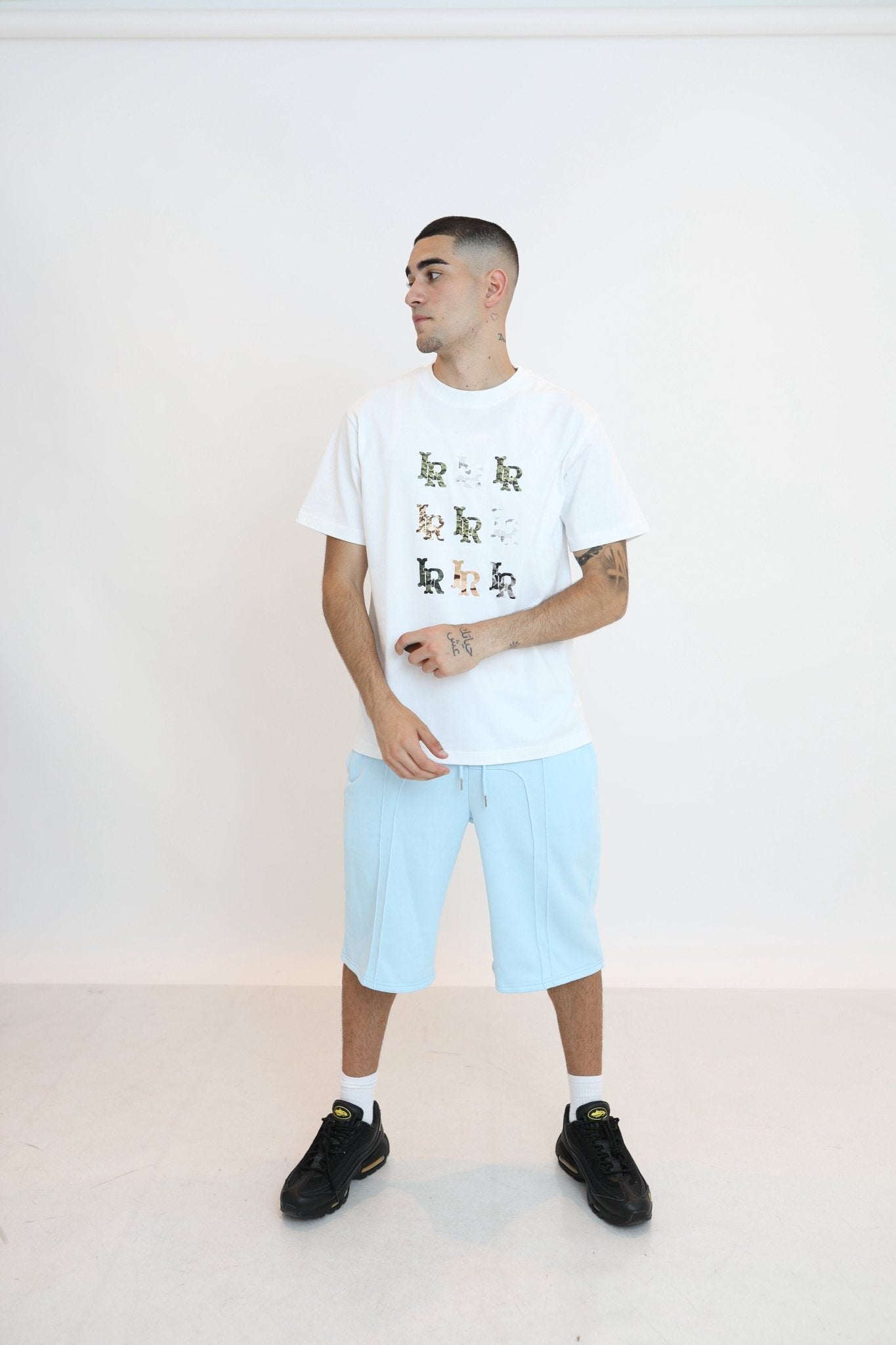 UrbanEase Shorts – Where Comfort Meets Confidence - E - moda