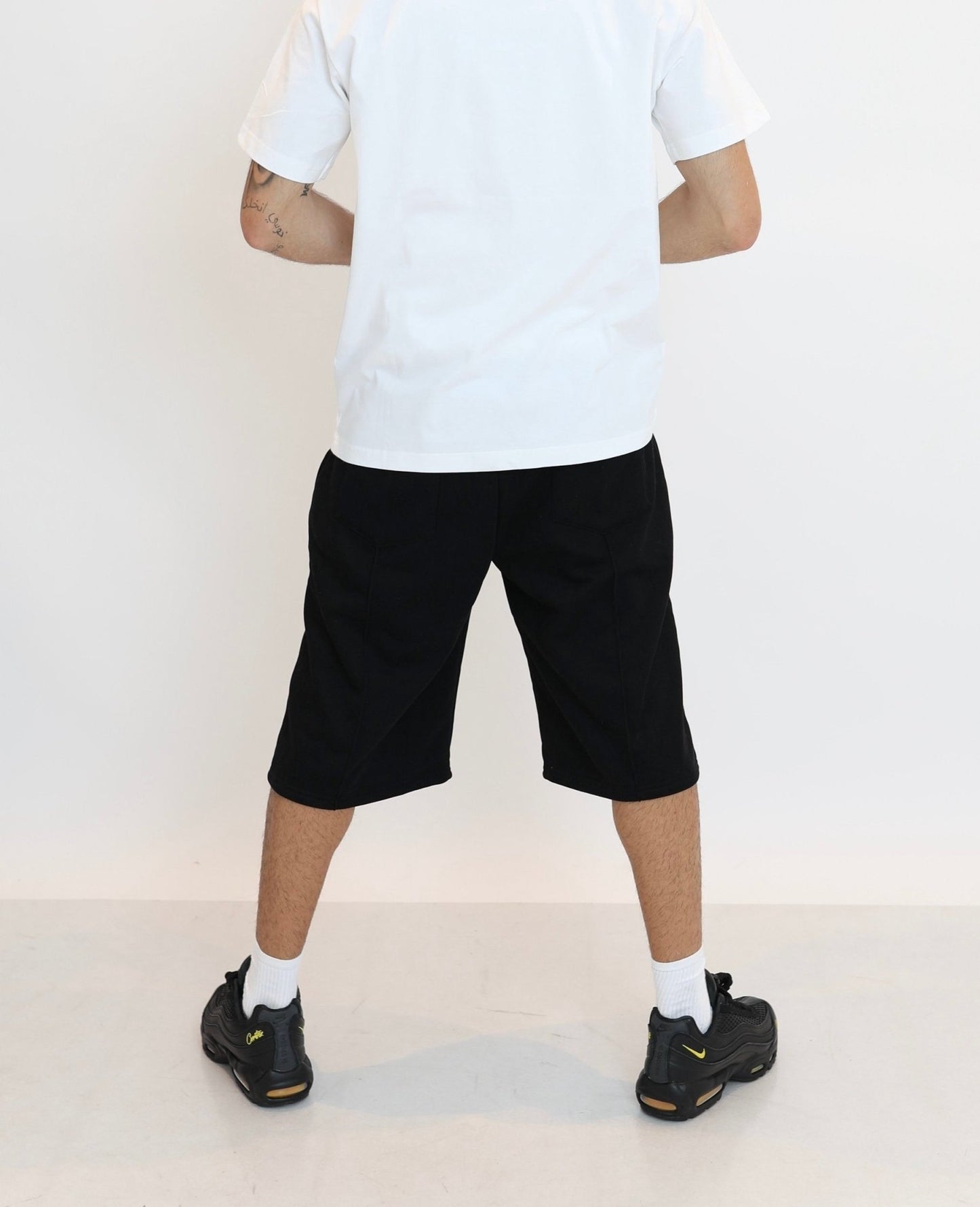 UrbanEase Shorts – Where Comfort Meets Confidence - E - moda