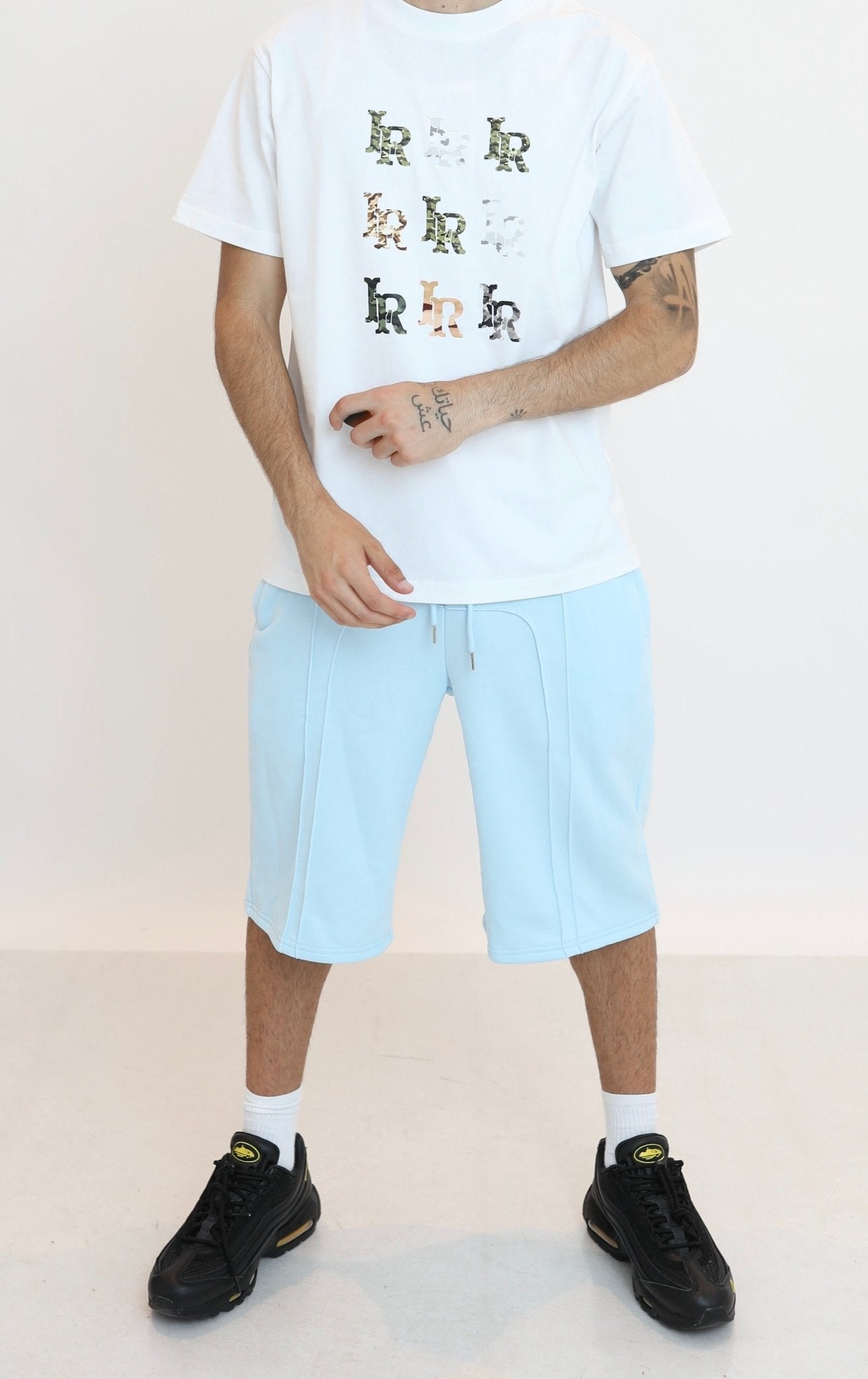 UrbanEase Shorts – Where Comfort Meets Confidence - E - moda