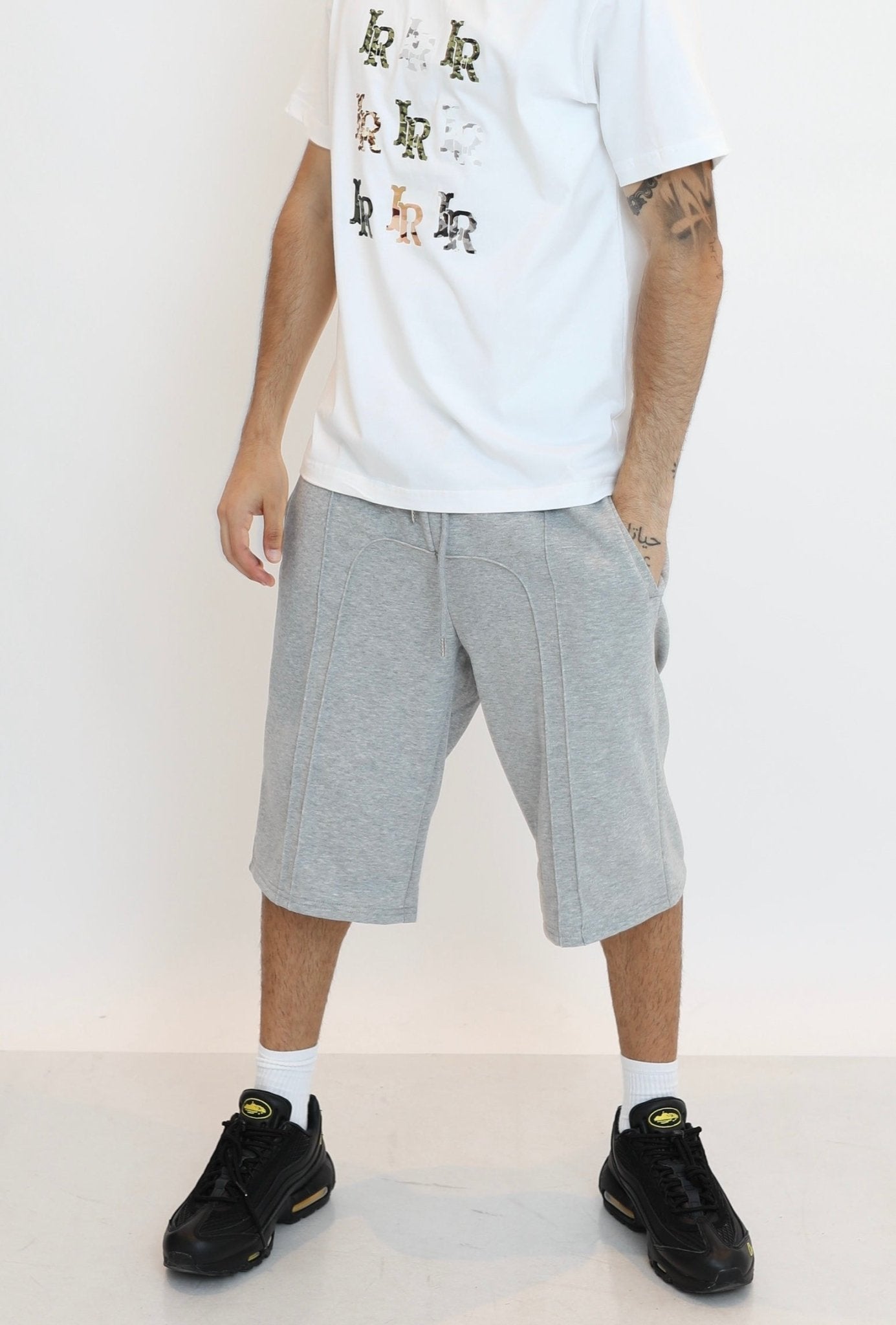 UrbanEase Shorts – Where Comfort Meets Confidence - E - moda