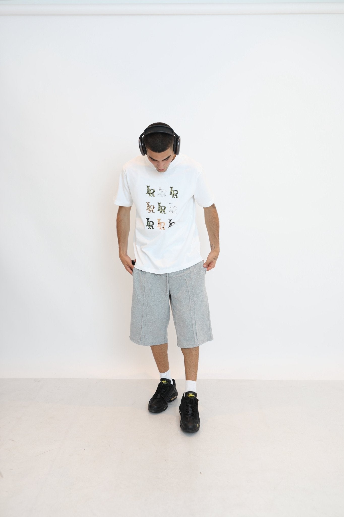 UrbanEase Shorts – Where Comfort Meets Confidence - E - moda